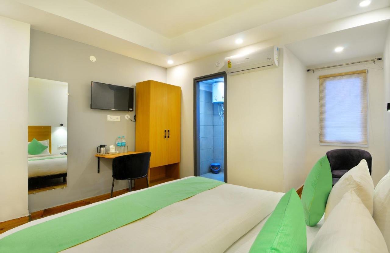 Hotel The Red York Ghaziabad Esterno foto