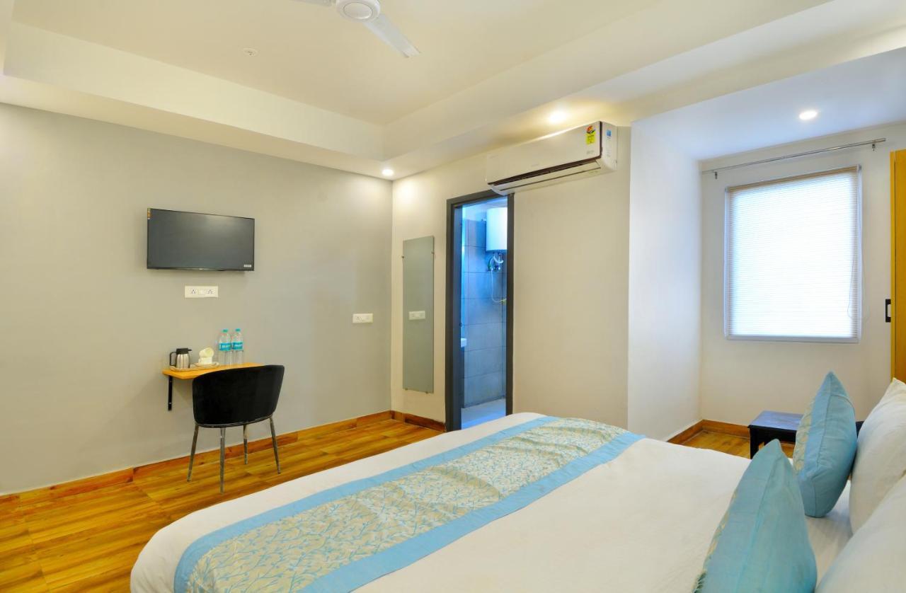 Hotel The Red York Ghaziabad Esterno foto