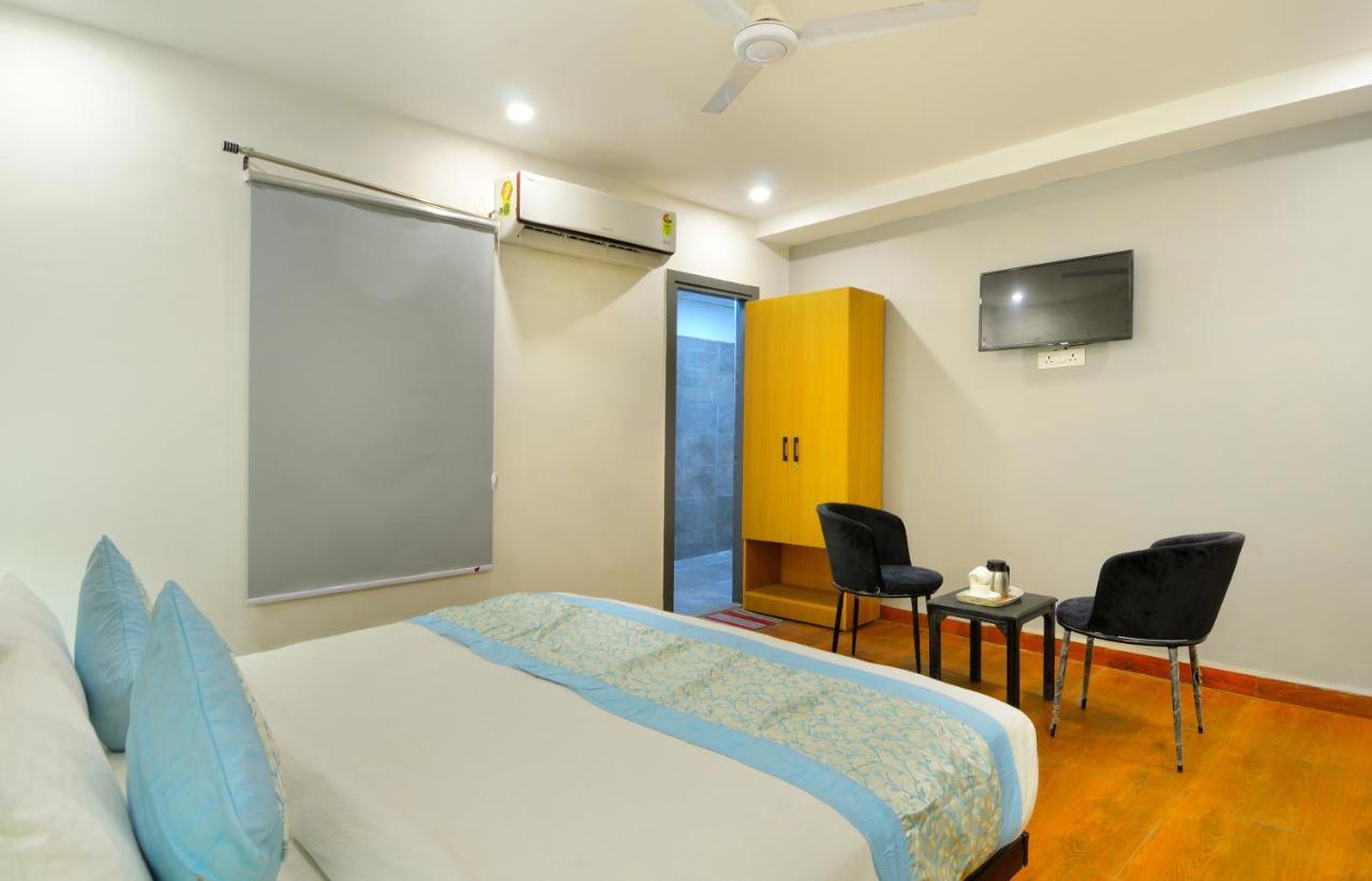 Hotel The Red York Ghaziabad Esterno foto