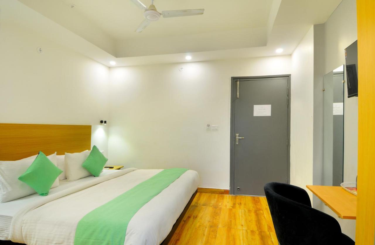 Hotel The Red York Ghaziabad Esterno foto